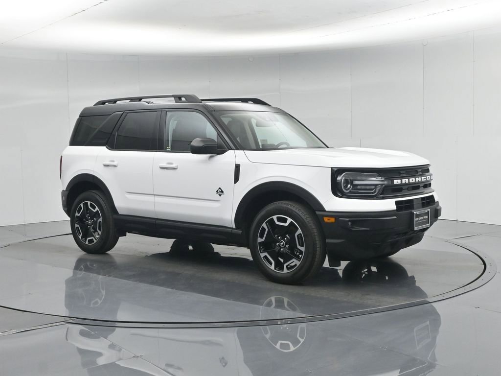 Certified 2024 Ford Bronco Sport Outer Banks w/ Tech Package AWD/4WD image 28