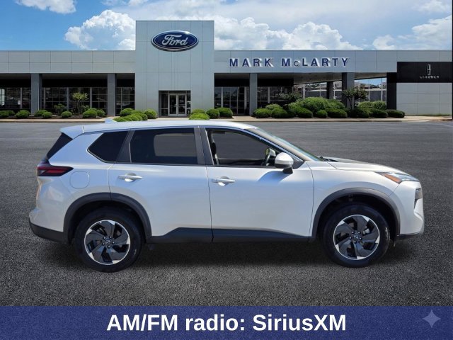 Used 2025 Nissan Rogue SV AWD/4WD image 7