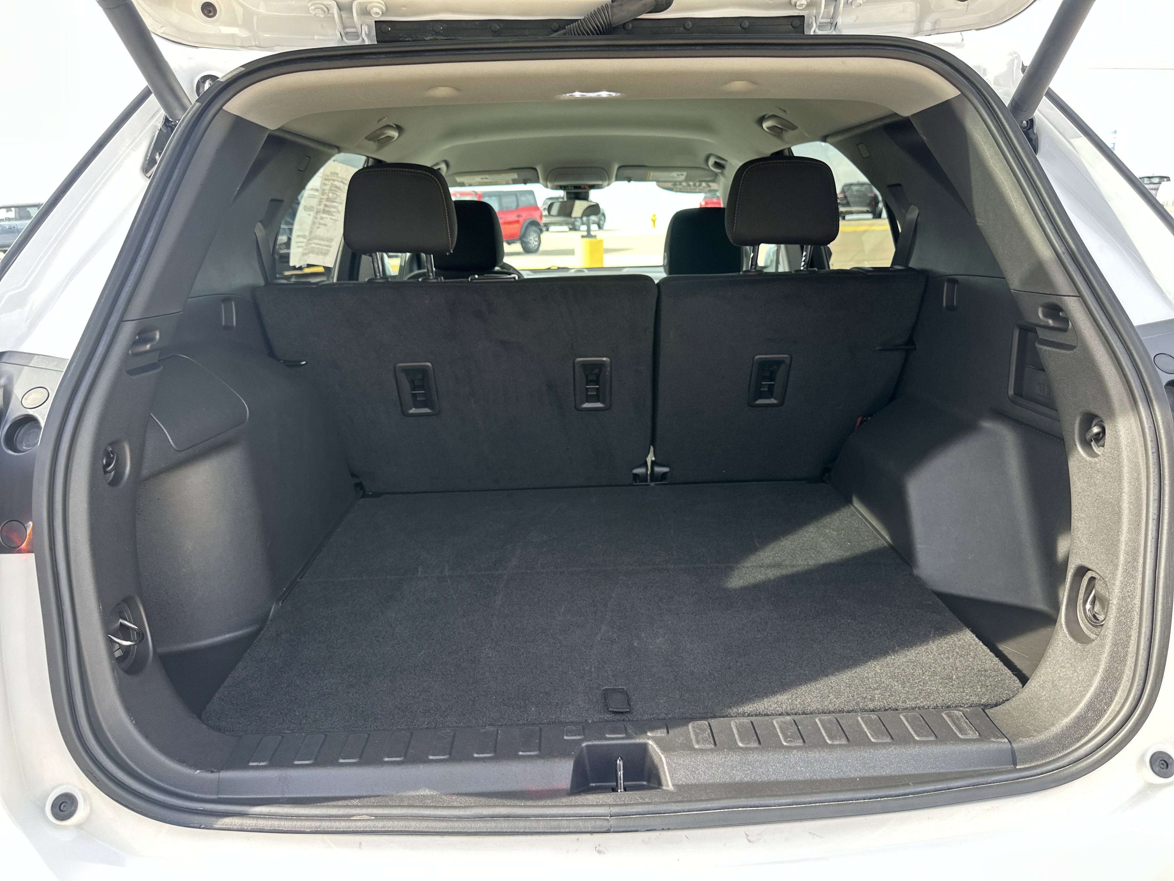 Used 2024 Chevrolet Equinox LT image 32