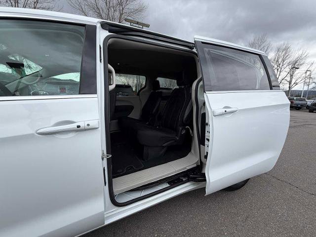 Used 2023 Chrysler Voyager LX image 20