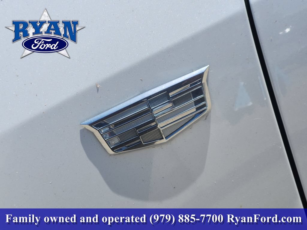 Used 2023 Cadillac XT5 Premium Luxury w/ Technology Package FWD image 8
