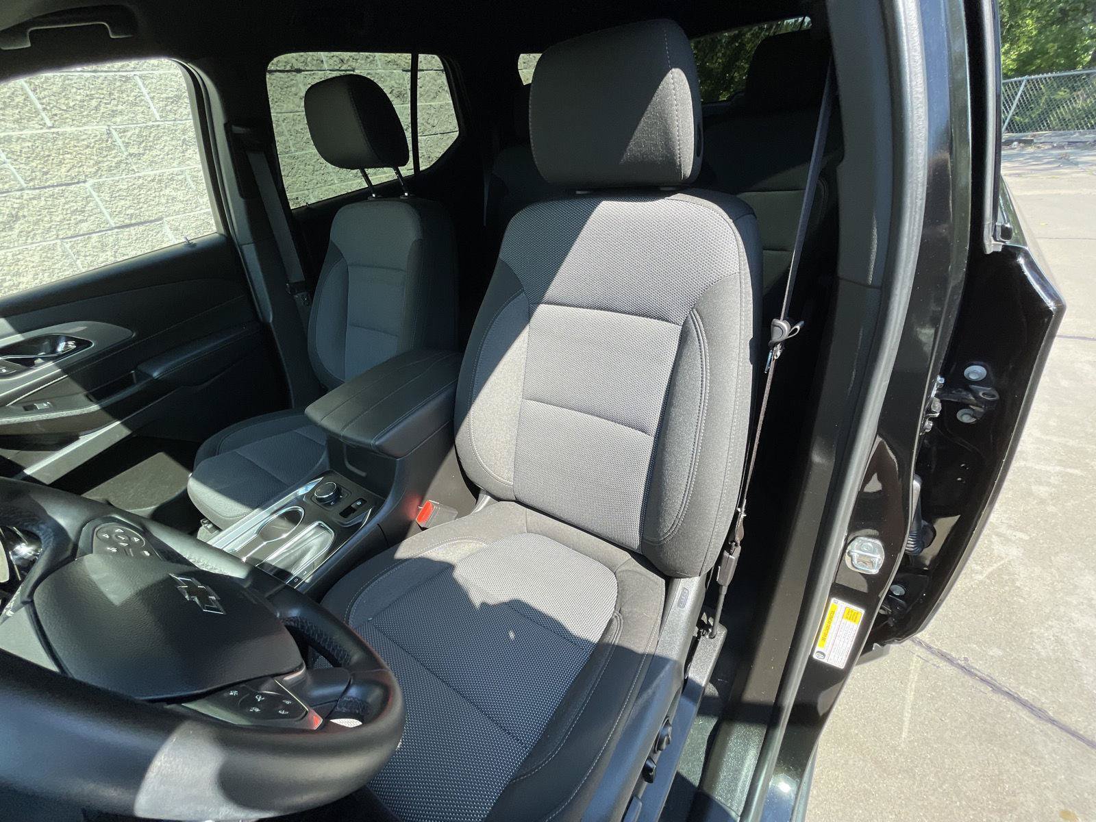 Used 2023 Chevrolet Traverse LT w/ Midnight/Sport Edition AWD/4WD image 18
