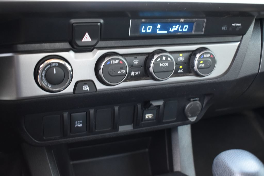 Used 2022 Toyota Tacoma SR5 AWD/4WD image 13