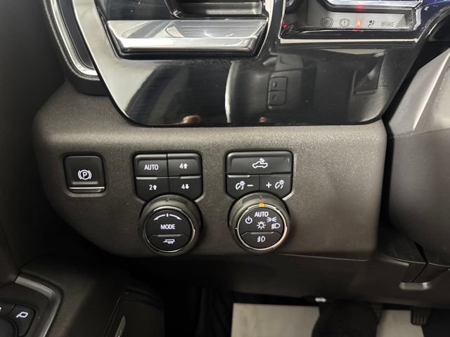 Used 2024 Chevrolet Silverado 1500 LT Trail Boss w/ Convenience Package II AWD/4WD image 19
