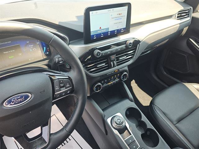 Certified 2022 Ford Escape Titanium w/ Class II Trailer Tow Package image 24