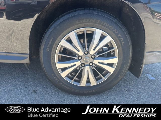 Used 2017 Nissan Pathfinder SL w/ SL Tech Package AWD/4WD image 3