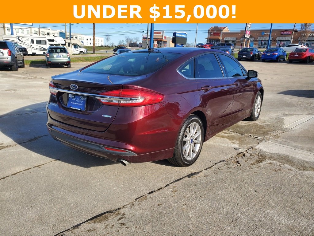 Certified 2017 Ford Fusion SE image 4