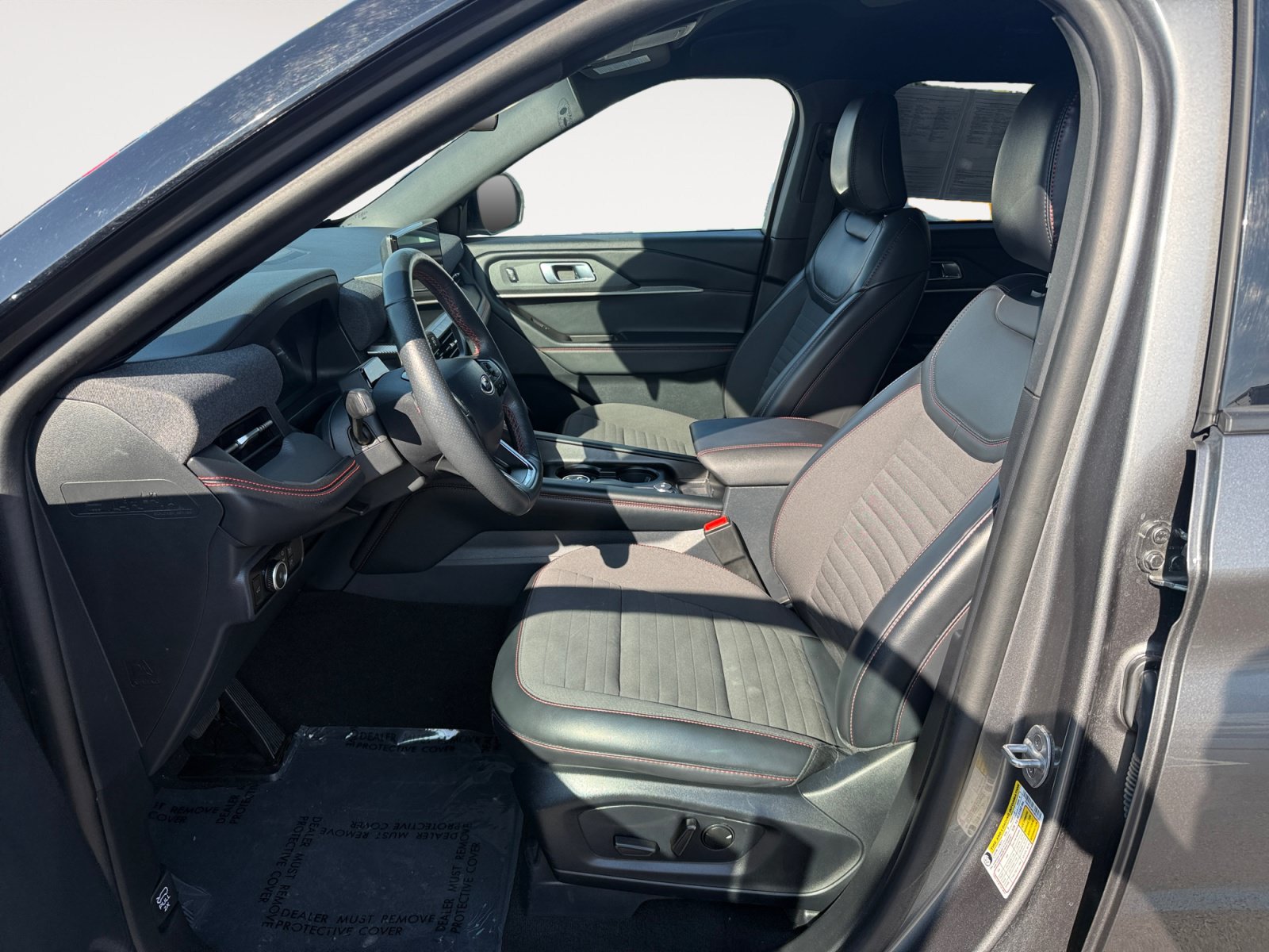 Certified 2025 Ford Explorer ST-Line AWD/4WD image 10