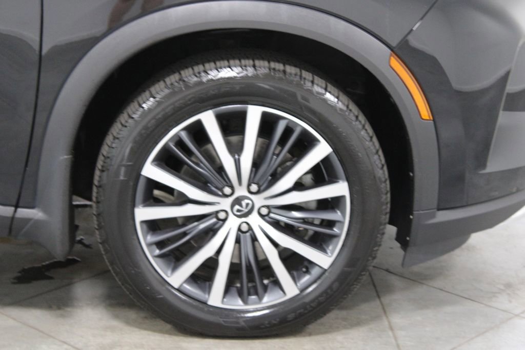 Used 2022 INFINITI QX60 Sensory w/ Cargo Package image 14