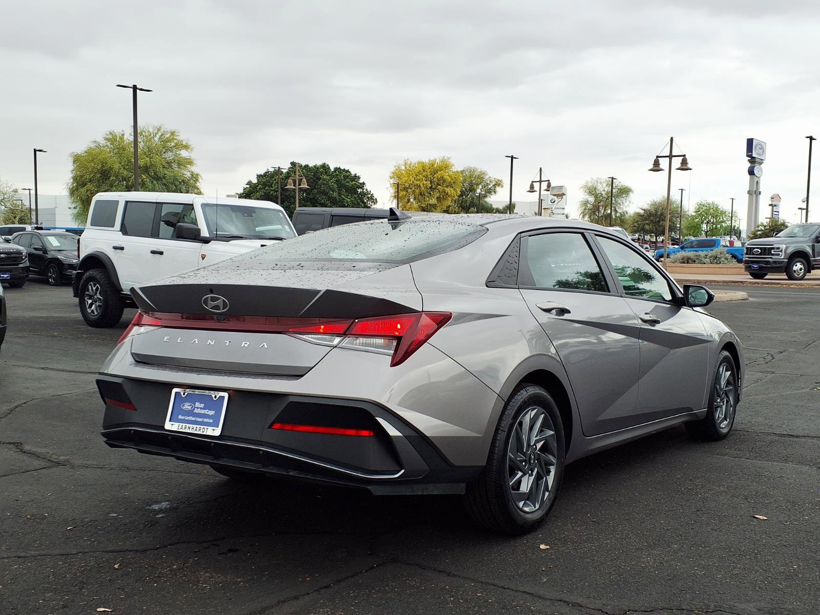 Used 2024 Hyundai Elantra SEL image 4