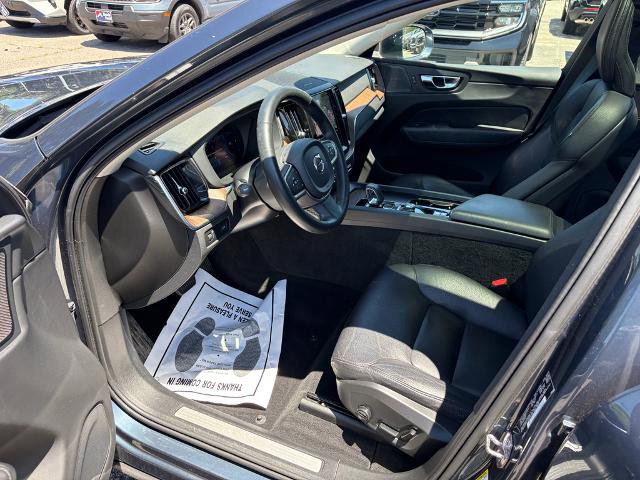 Used 2022 Volvo XC60 B5 Momentum w/ Advanced Package AWD/4WD image 10