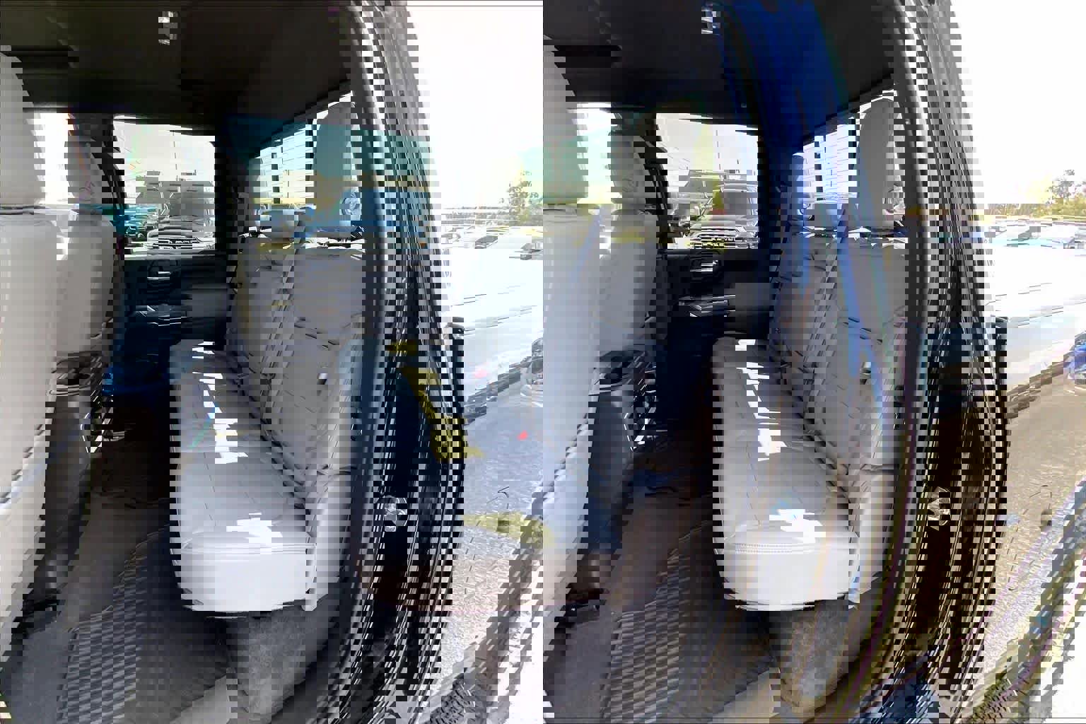 Used 2022 Chevrolet Silverado 2500 LTZ w/ LTZ Convenience Package image 21