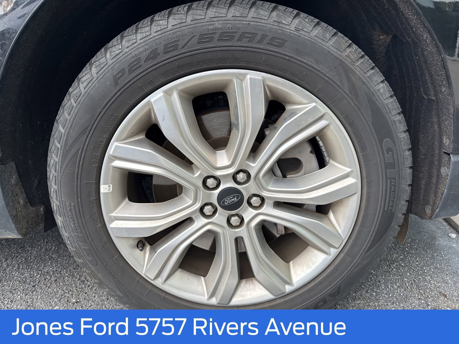 Certified 2024 Ford Edge Titanium image 3