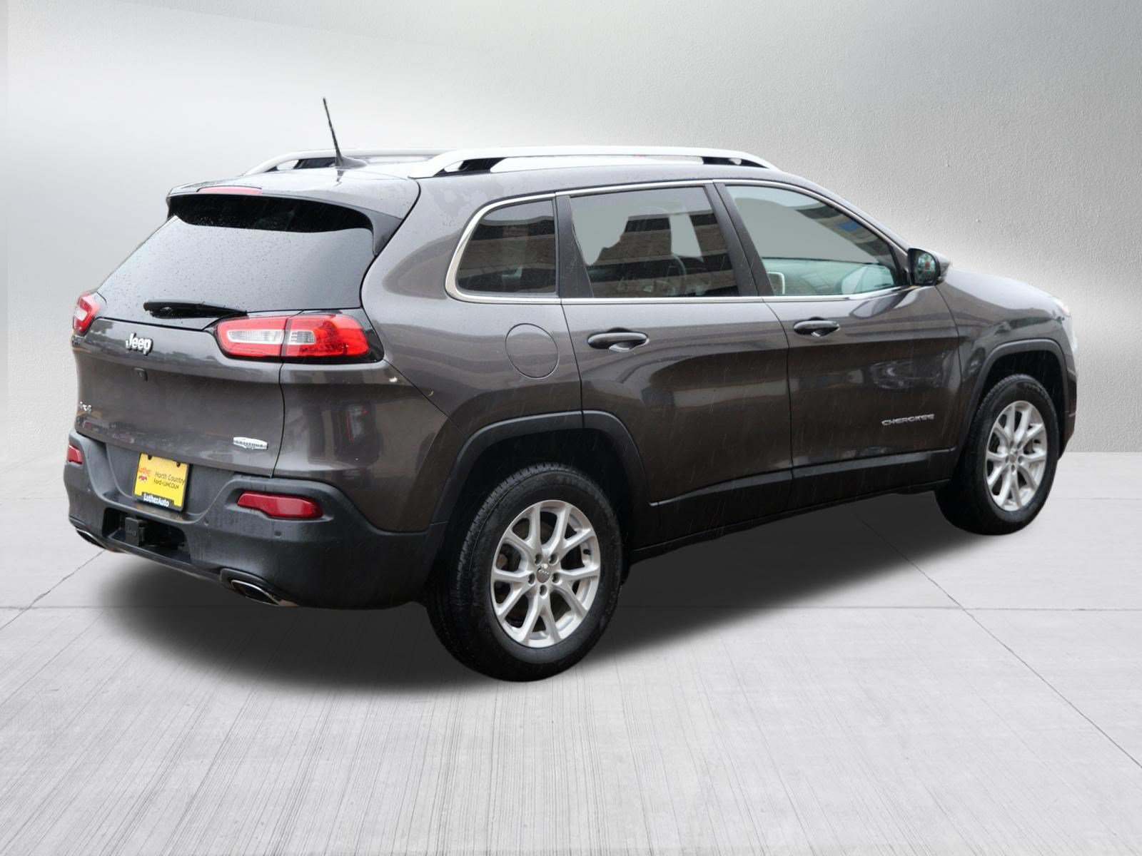 Used 2018 Jeep Cherokee Latitude Plus w/ Comfort/Convenience Group AWD/4WD image 7