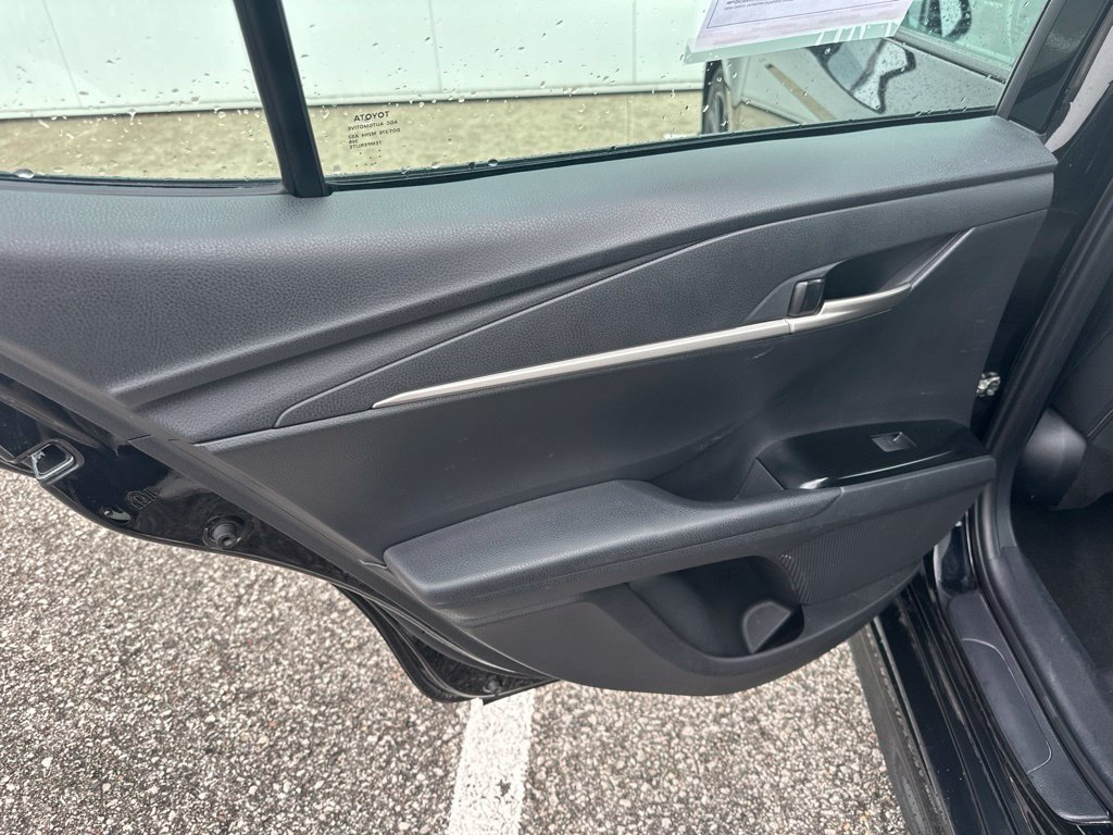 Used 2025 Toyota Camry SE FWD image 17