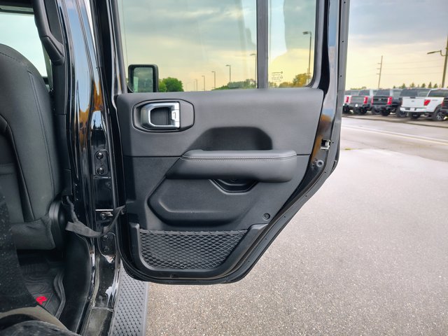 Used 2023 Jeep Wrangler Unlimited Sahara w/ Cold Weather Group AWD/4WD image 16