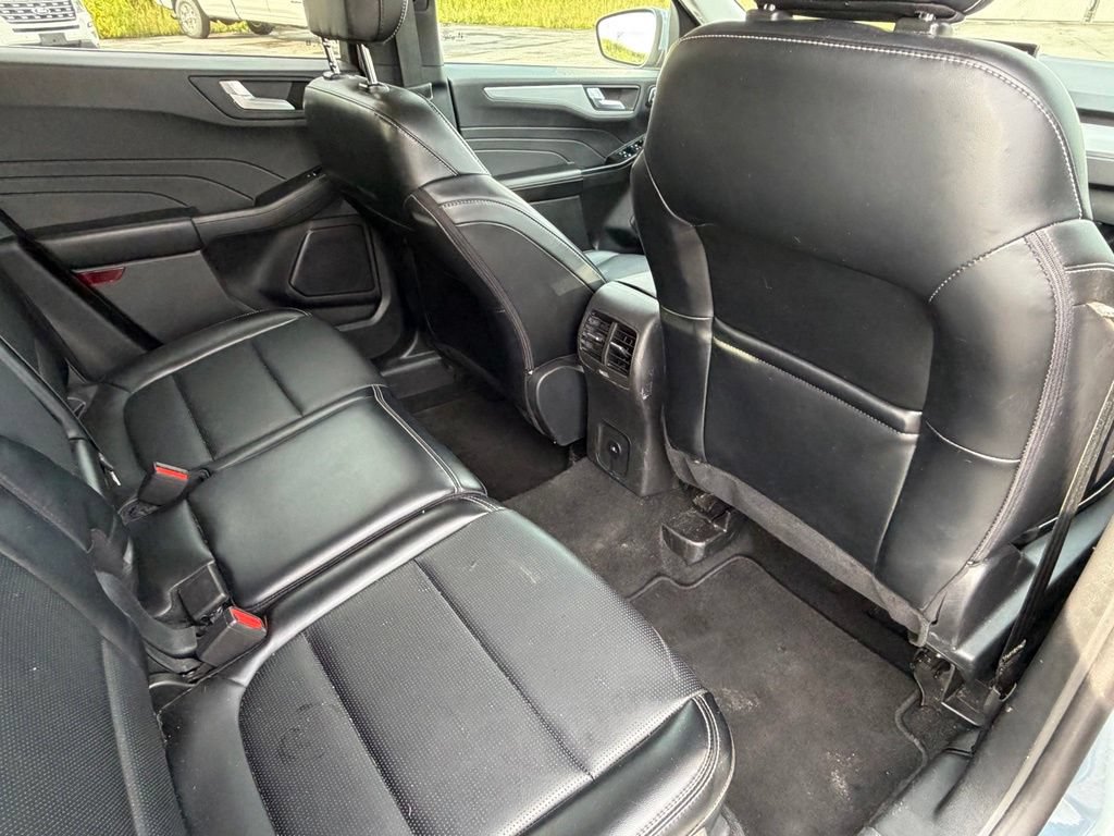 Certified 2025 Ford Escape Platinum AWD/4WD image 43