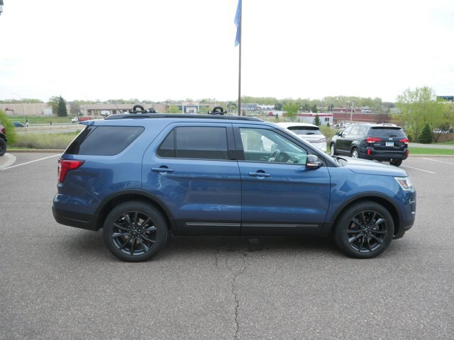 Certified 2018 Ford Explorer XLT w/ Equipment Group 202A AWD/4WD image 4