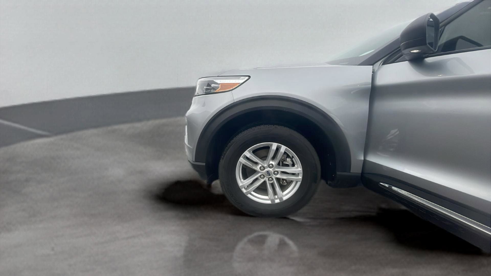Certified 2023 Ford Explorer XLT image 23
