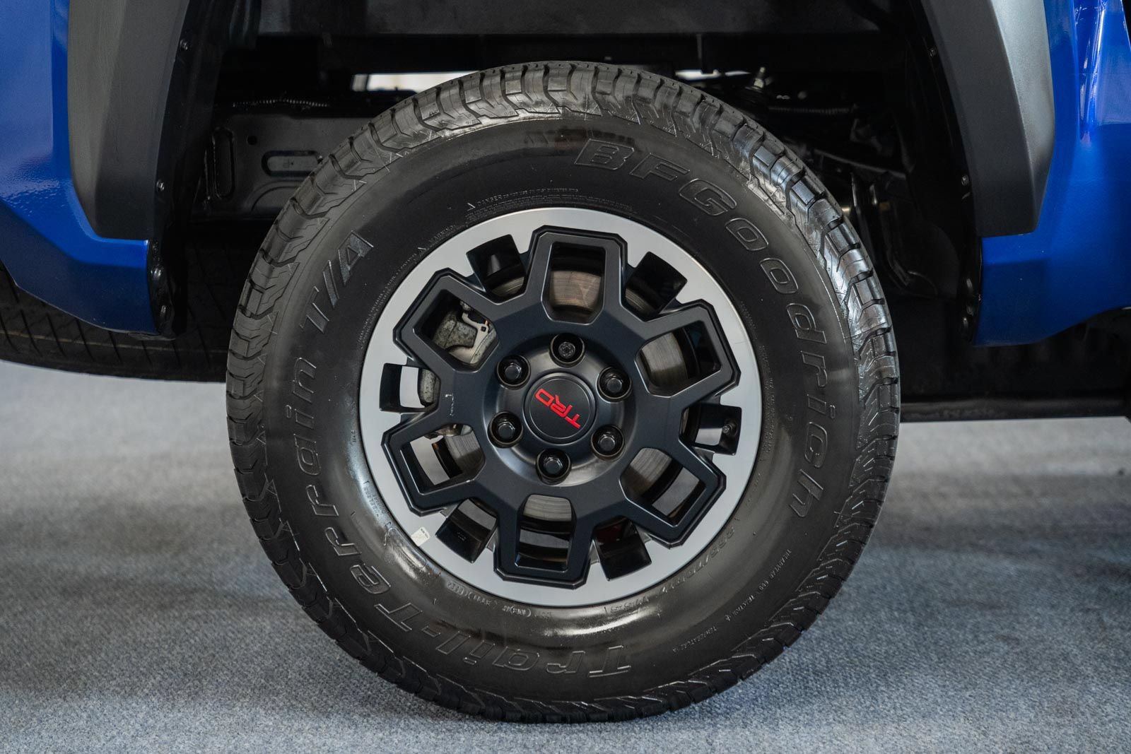 Used 2024 Toyota Tacoma TRD Off-Road AWD/4WD image 21