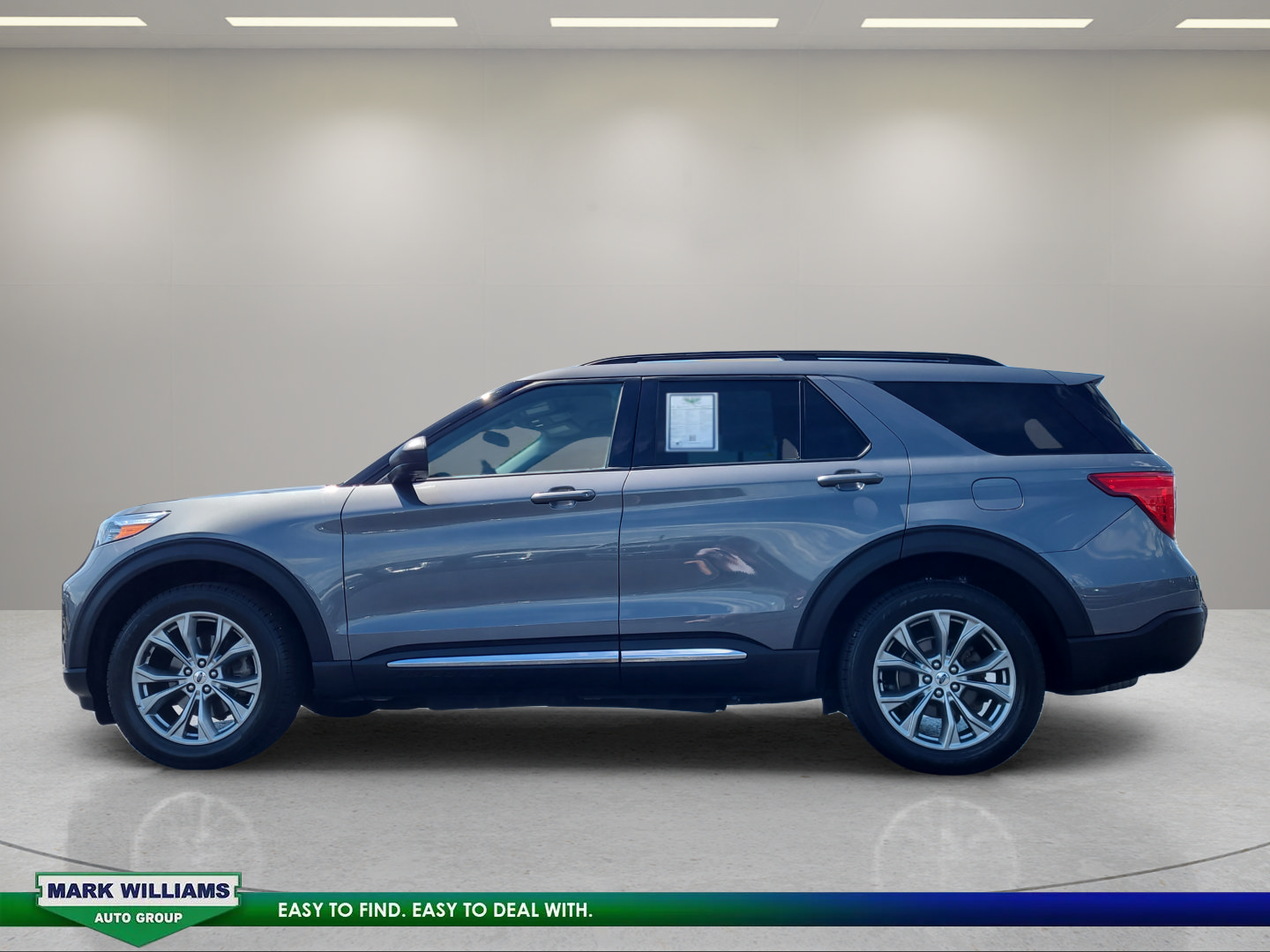 Certified 2022 Ford Explorer XLT w/ Equipment Group 202A AWD/4WD image 7