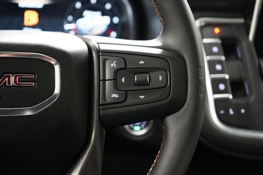 Used 2023 GMC Yukon XL AT4 AWD/4WD image 16