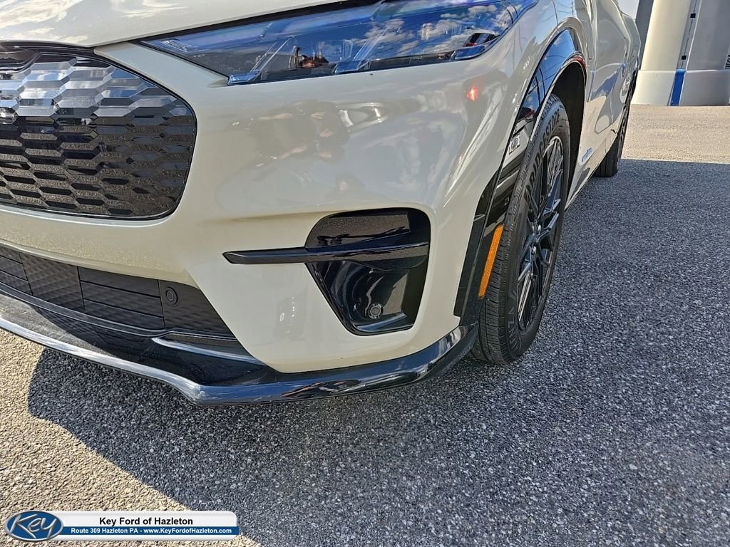 Certified 2025 Ford Mustang Mach-E Premium w/ Sport Appearance Package AWD/4WD image 13