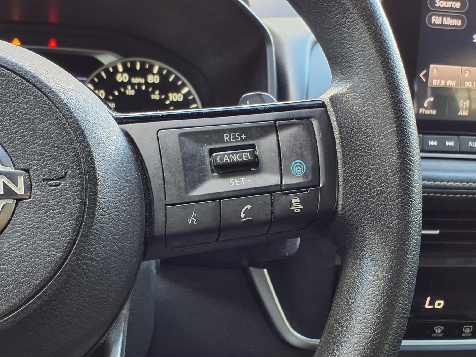 Used 2023 Nissan Rogue SV FWD image 25