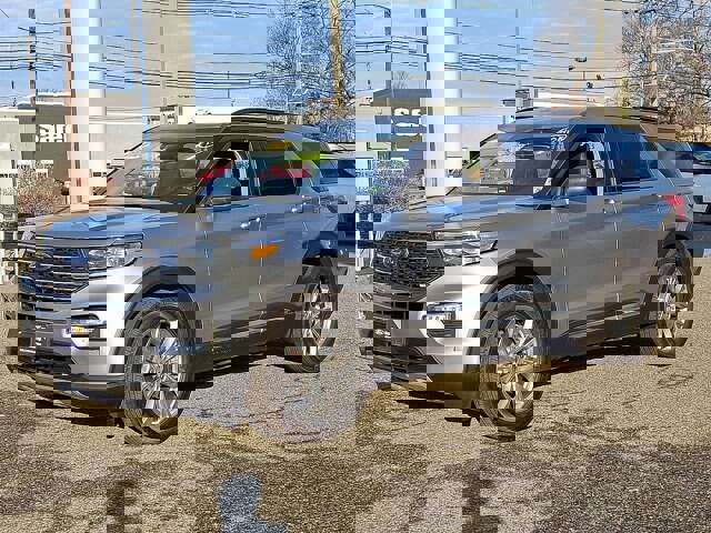 Certified 2024 Ford Explorer XLT w/ Equipment Group 202A image 2