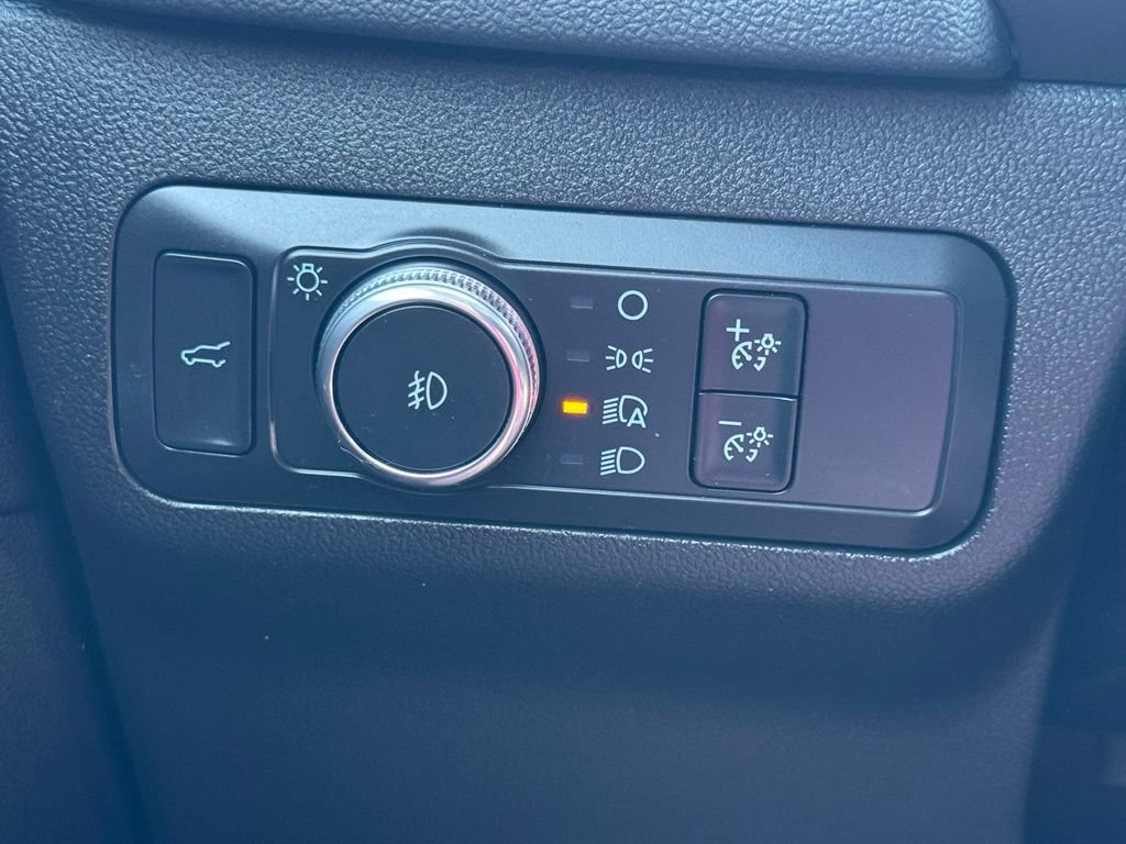 Certified 2020 Ford Escape Titanium AWD/4WD image 39