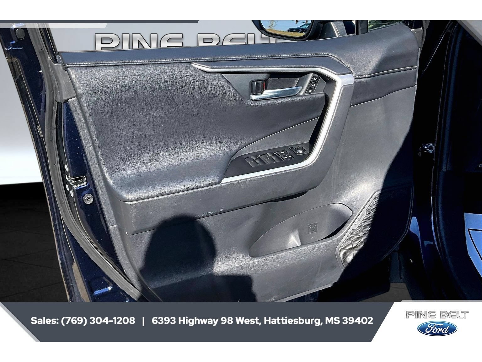 Used 2020 Toyota RAV4 Limited AWD/4WD image 17