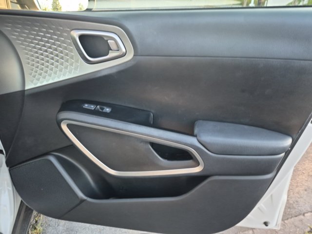 Used 2024 Kia Soul LX FWD image 32