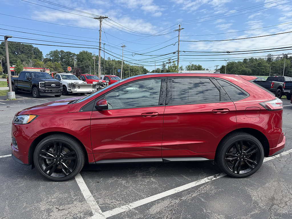 Certified 2024 Ford Edge ST w/ Equipment Group 401A AWD/4WD image 3