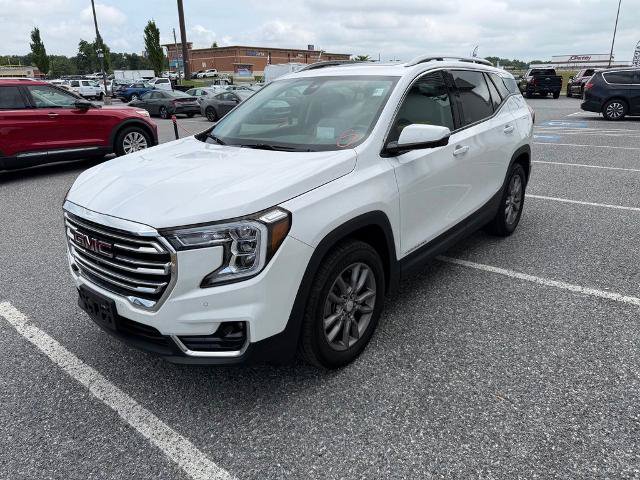 Used 2023 GMC Terrain SLT w/ Tech Package AWD/4WD image 4