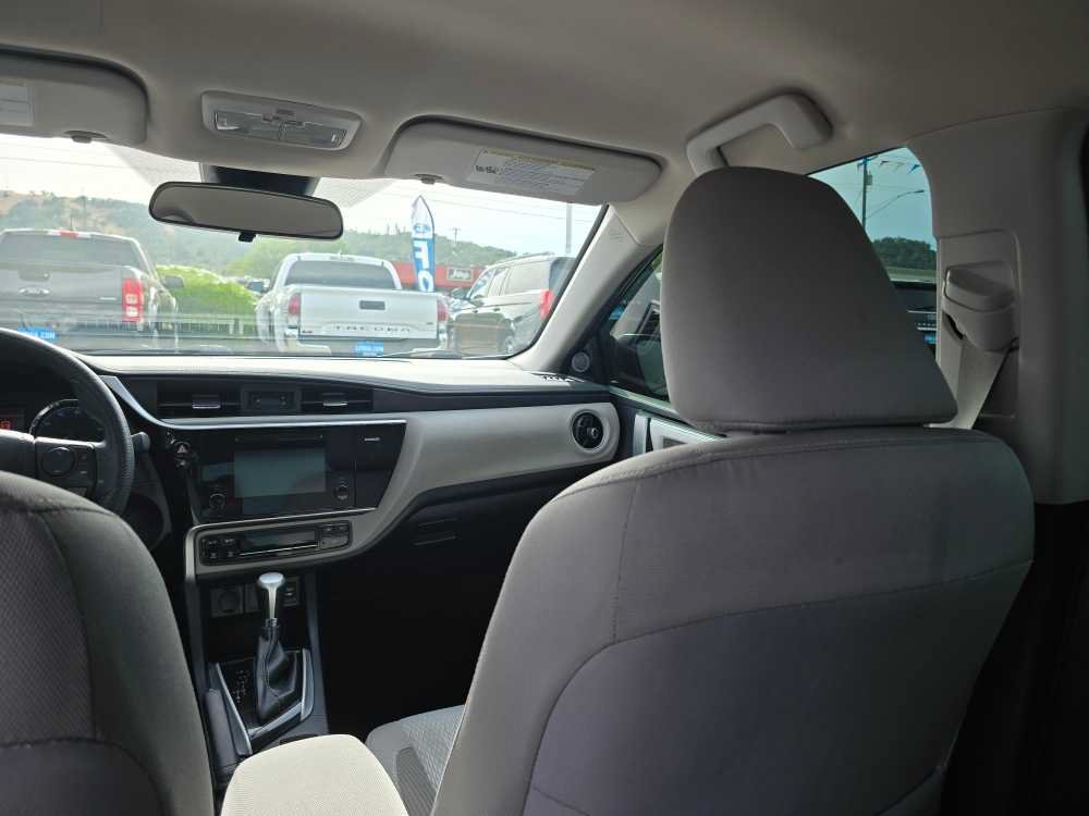 Used 2017 Toyota Corolla LE w/ Carpet Mat Package (TMS) FWD image 14