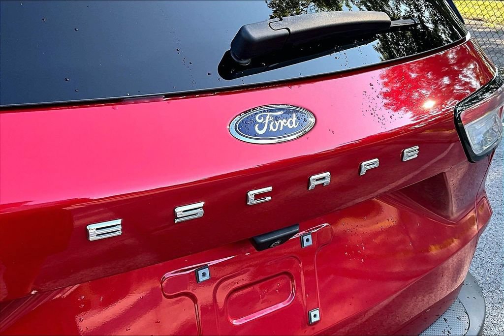 Certified 2022 Ford Escape SE w/ SE Sport Appearance Package FWD image 8