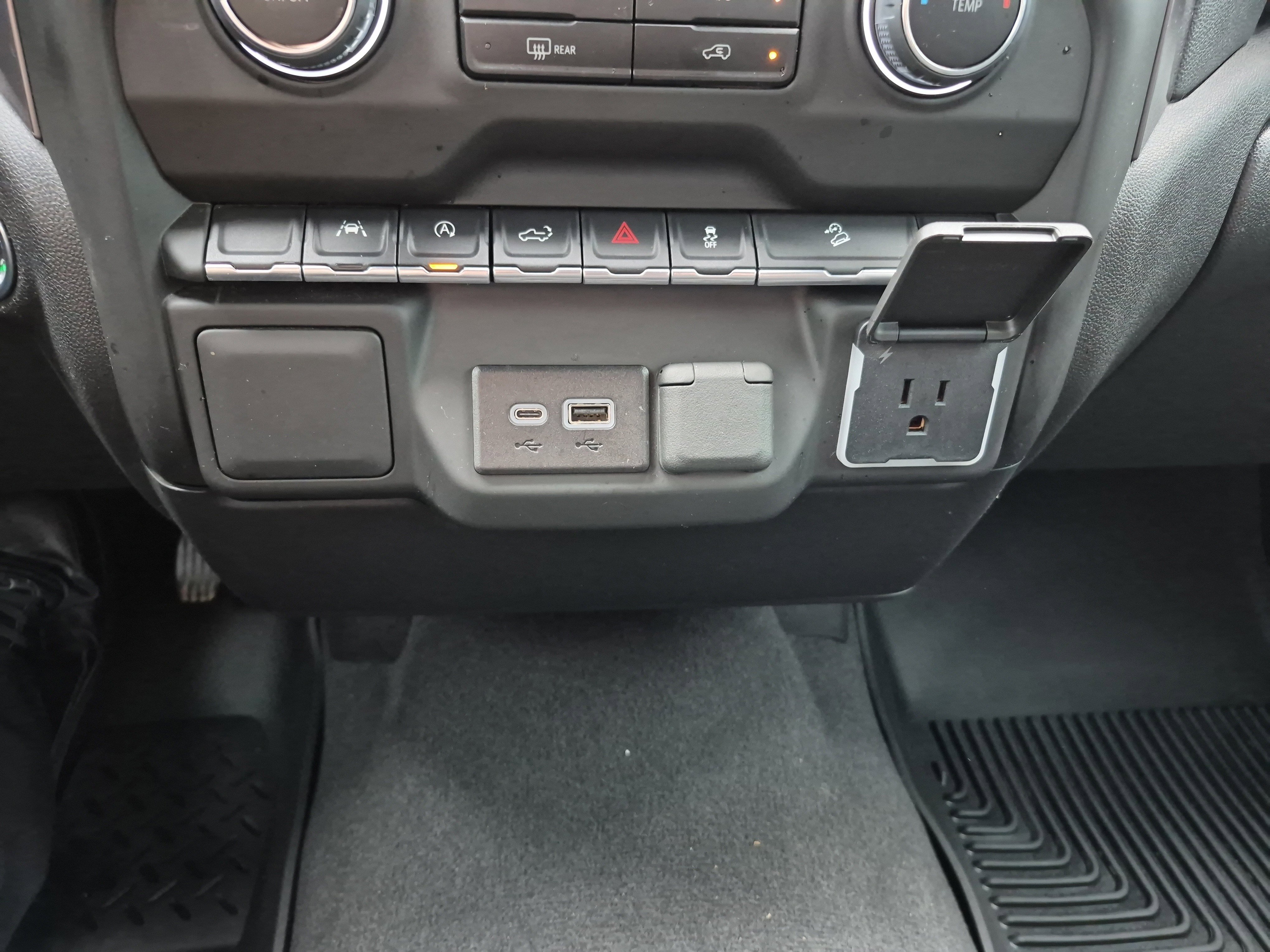 Used 2024 Chevrolet Silverado 1500 Custom Trail Boss w/ LPO, Dark Essentials Package image 29