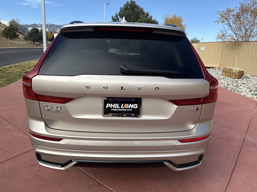 Used 2025 Volvo XC60 B5 Core image 4