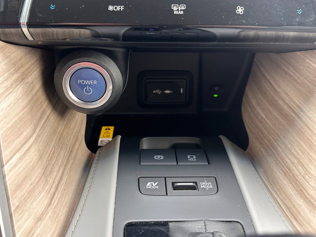 Used 2021 Toyota Venza Limited w/ Advanced Technology Package AWD/4WD image 32