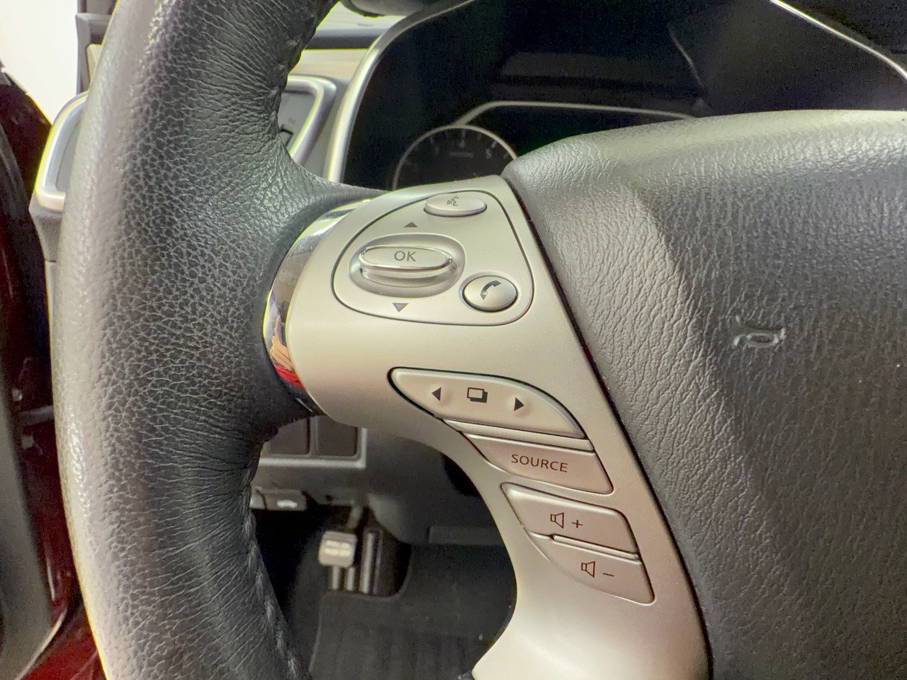 Used 2018 Nissan Murano SL w/ Moonroof Package FWD image 18