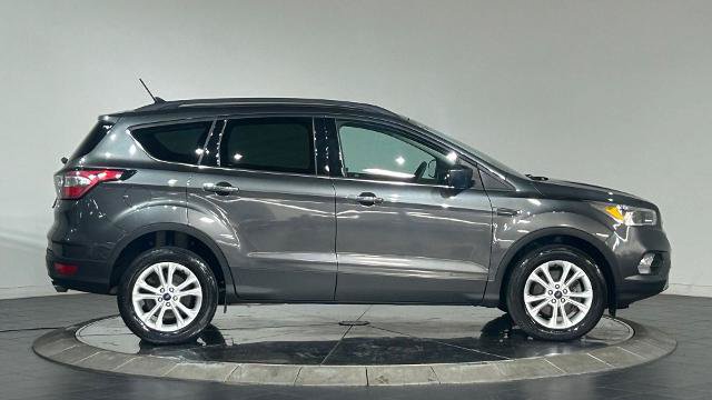Certified 2018 Ford Escape SE w/ SE Sync 3 Package AWD/4WD image 11