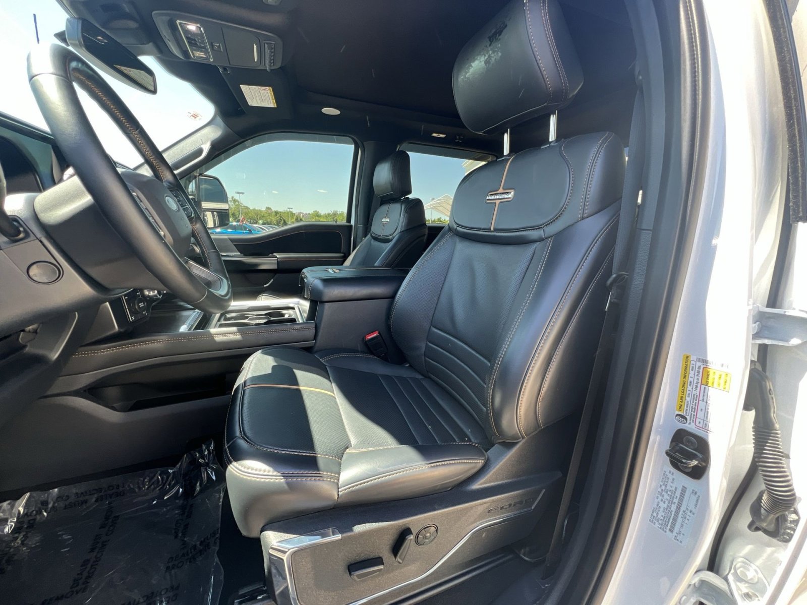 Certified 2024 Ford F250 Platinum w/ FX4 Off-Road Package AWD/4WD image 21