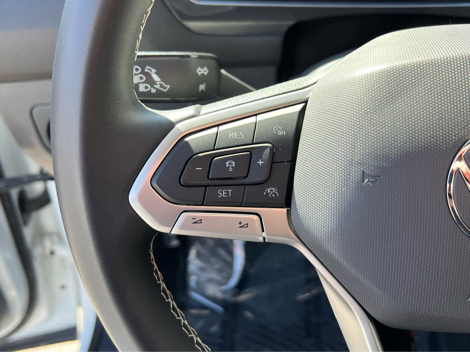 Used 2022 Volkswagen Tiguan SE image 31