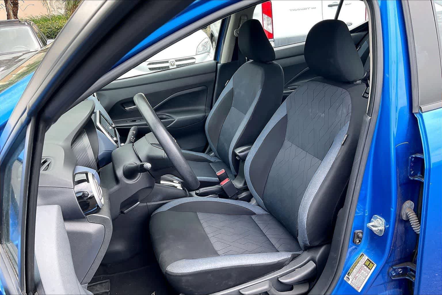 Used 2023 Nissan Versa SV FWD image 11