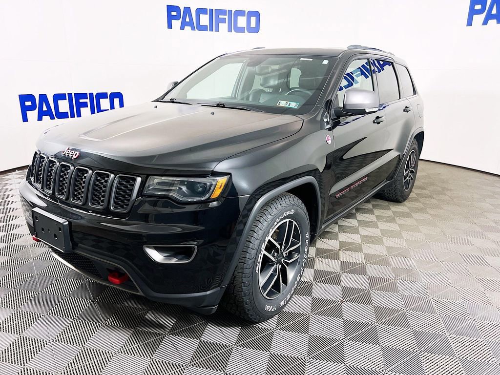 Used 2019 Jeep Grand Cherokee Trailhawk w/ Trailhawk Luxury Group AWD/4WD image 4