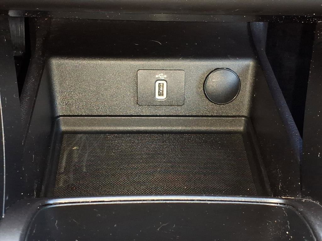 Certified 2018 Ford Fusion SE w/ Equipment Group 201A image 12