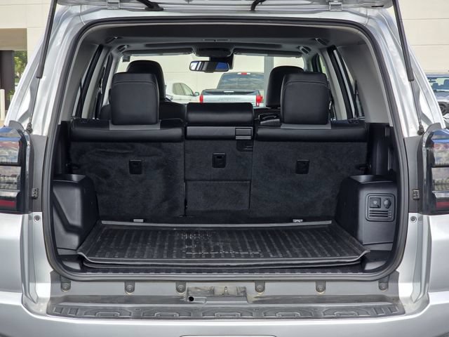 Used 2020 Toyota 4Runner SR5 Premium w/ Moonroof Package RWD image 30
