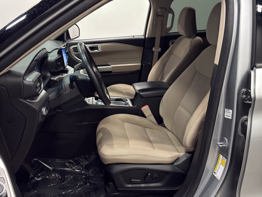 Certified 2022 Ford Explorer XLT w/ Class IV Trailer Tow Package image 9