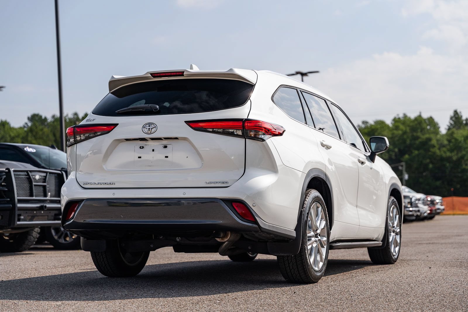 Used 2020 Toyota Highlander Limited FWD image 7