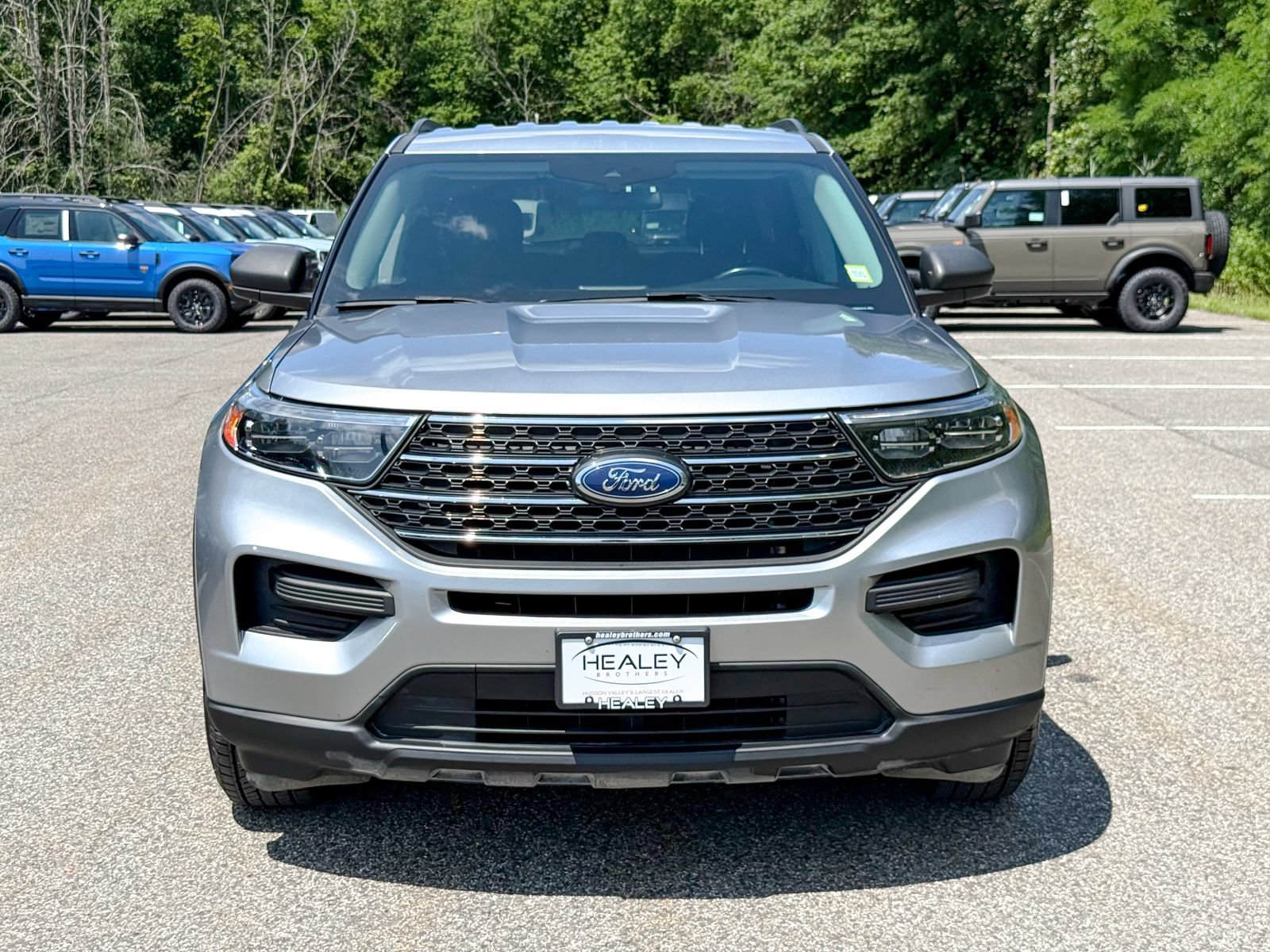 Certified 2022 Ford Explorer XLT w/ Class IV Trailer Tow Package AWD/4WD image 2